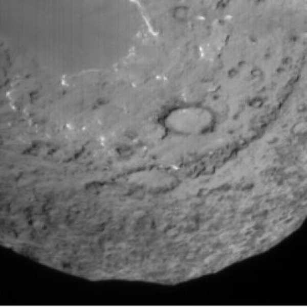 Temple 1 from impactor.  90 seconds before impact.  Image credit NASA/JPL/UMD. 