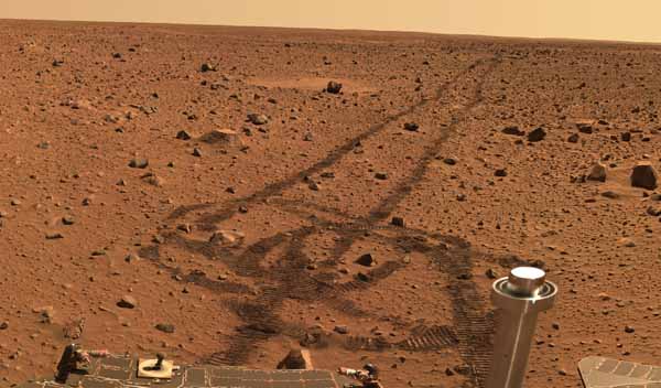 The road behind. Image credit NASA/JPL.